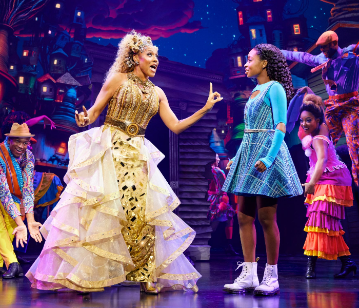 Deborah Cox as Glinda and Nichelle Lewis as Dorothy in The Wiz. Photo by Jeremy Daniel.